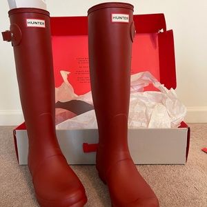 Hunter Tall MILITARY RED rain boots
